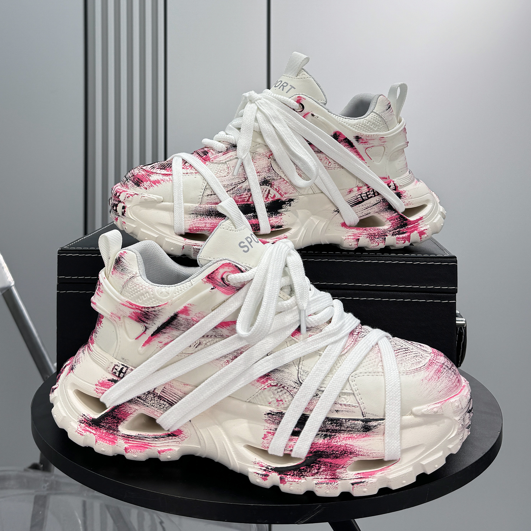 潮牌男鞋2025新款冬季加绒老爹鞋超火厚底增高鞋子女款运动休闲鞋主图