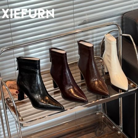 鞋夫人秋冬短靴气质百搭平口方跟女靴高跟短筒靴尖头时尚靴子女