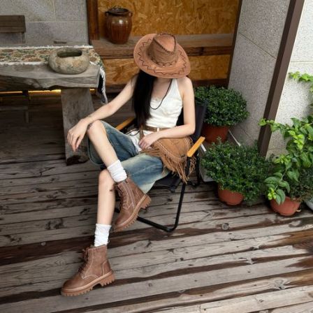 小发喵「 酷飒马丁靴邂逅摩登复古｜型格棱角绽现潮搭飒爽态度」999