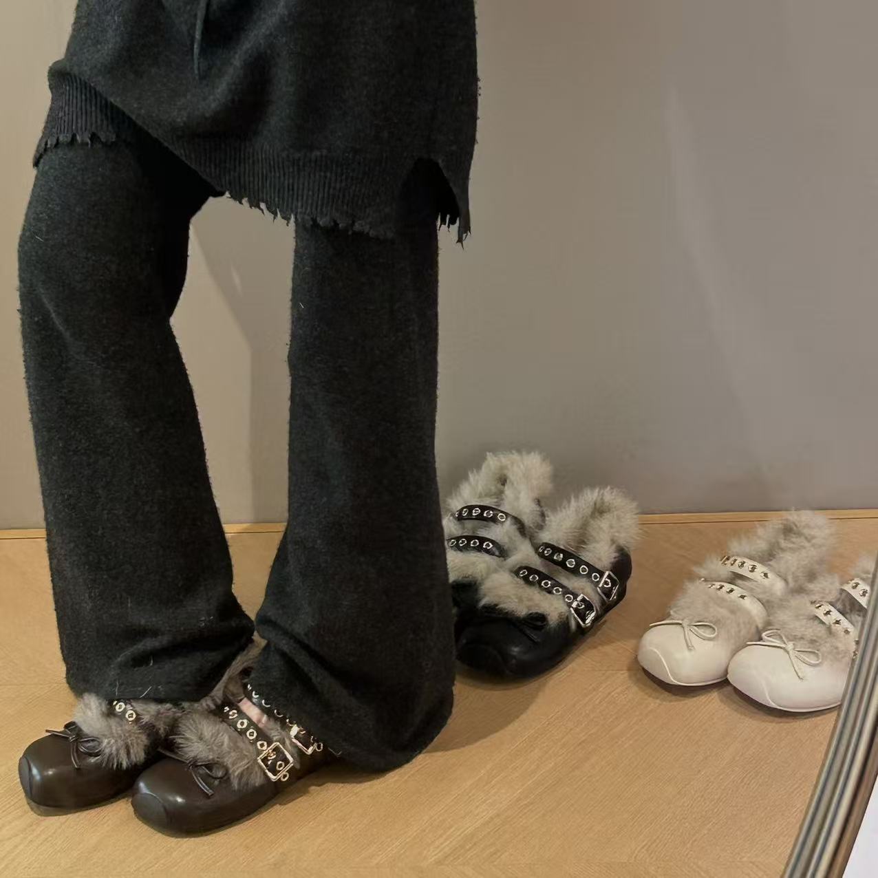 H55女鞋莎黛尔2025冬季新款毛毛鞋扣带装饰浅口平底韩版玛丽珍主图