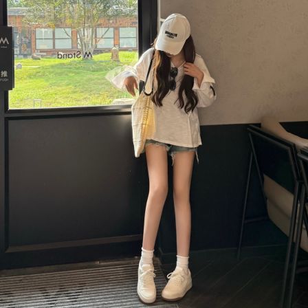 小发喵「厚底鞣革廓形踏潮｜素绦系带休闲鞋演绎都市型格美学」