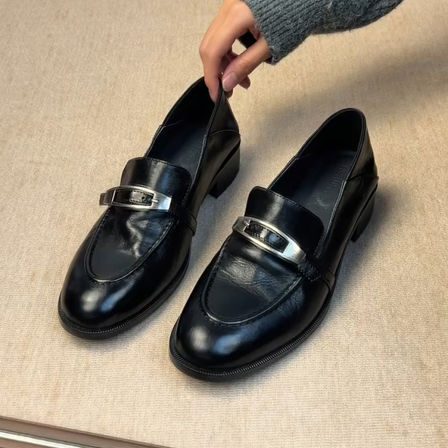 羊皮版~金属扣时尚复古通勤一脚蹬小皮鞋女英伦风黑色真皮乐福鞋