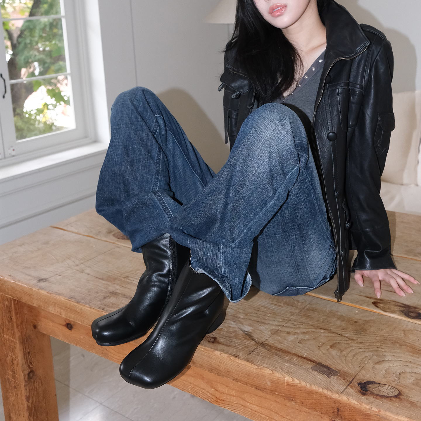 Mooreyu黑色粗跟短靴女2025秋冬新款设计感苹果头侧拉链瘦瘦靴女主图