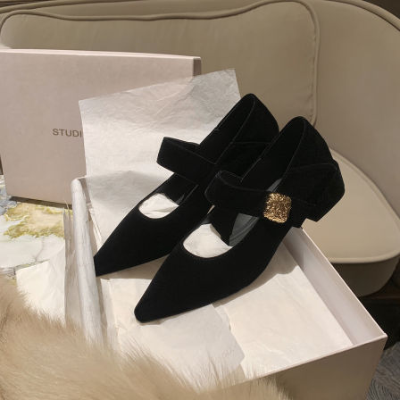 葡萄妈studiolee 3.5cm粗跟~ 优雅小尖头金属扣一字带丝绒单鞋女