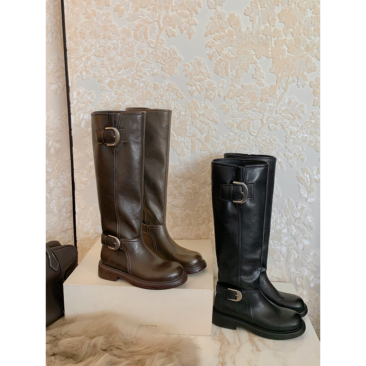 葡萄妈studiolee 马思纯同款~ 金属皮带扣圆头粗跟中筒骑士靴女主图