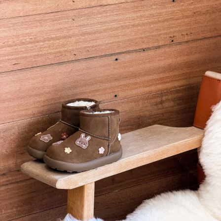 儿童毛绒雪地靴2025女童冬季加绒保暖卡通兔子棉鞋加厚男童棉鞋子