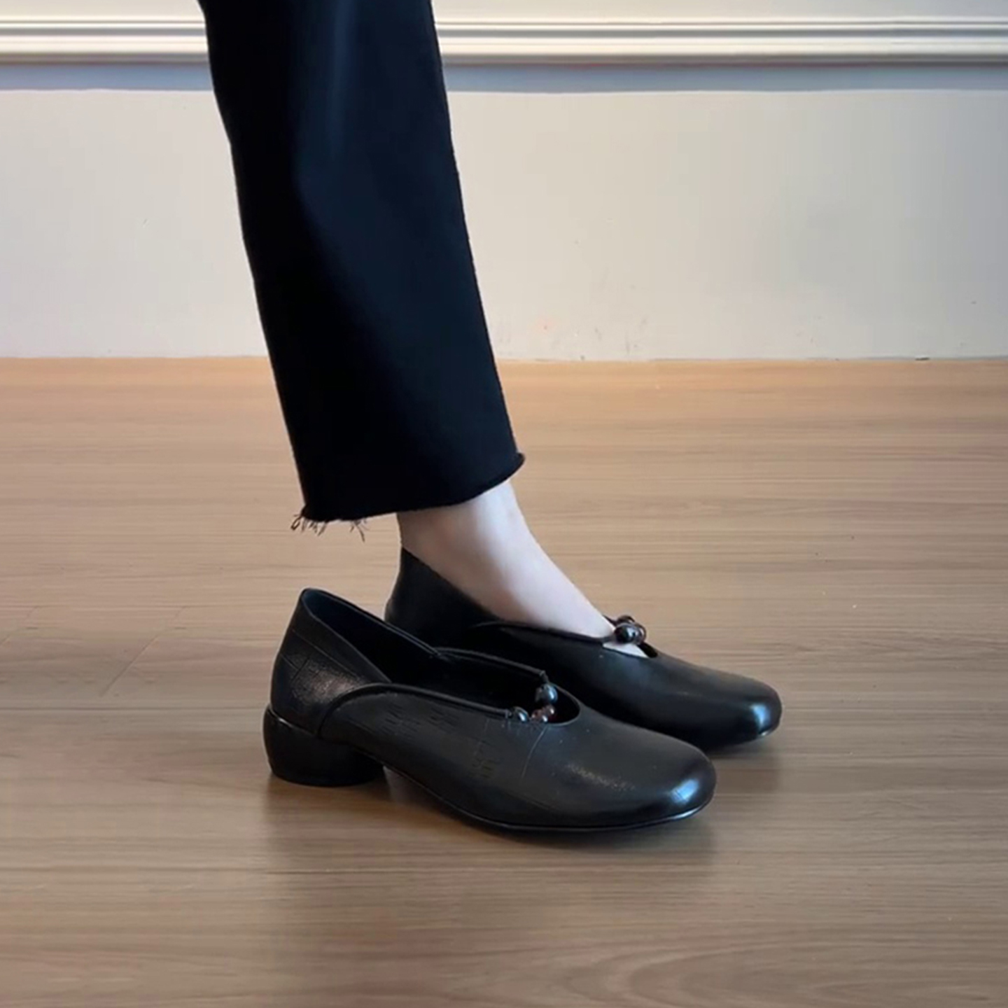 羊皮版~复古圆头串珠一字带粗跟单鞋浅口一脚蹬百搭法式玛丽珍鞋主图