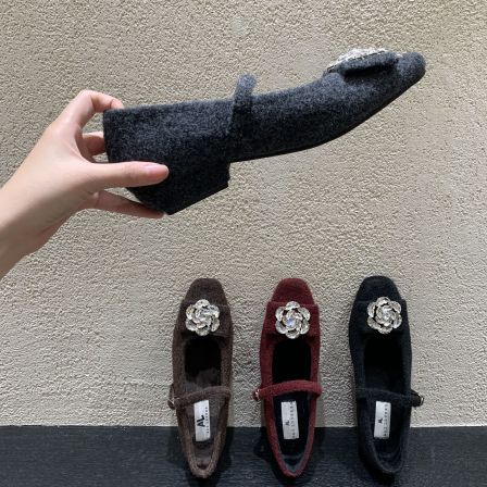 冬季新款女鞋小香风方头水钻花朵浅口加绒单鞋女低跟毛呢玛丽珍鞋