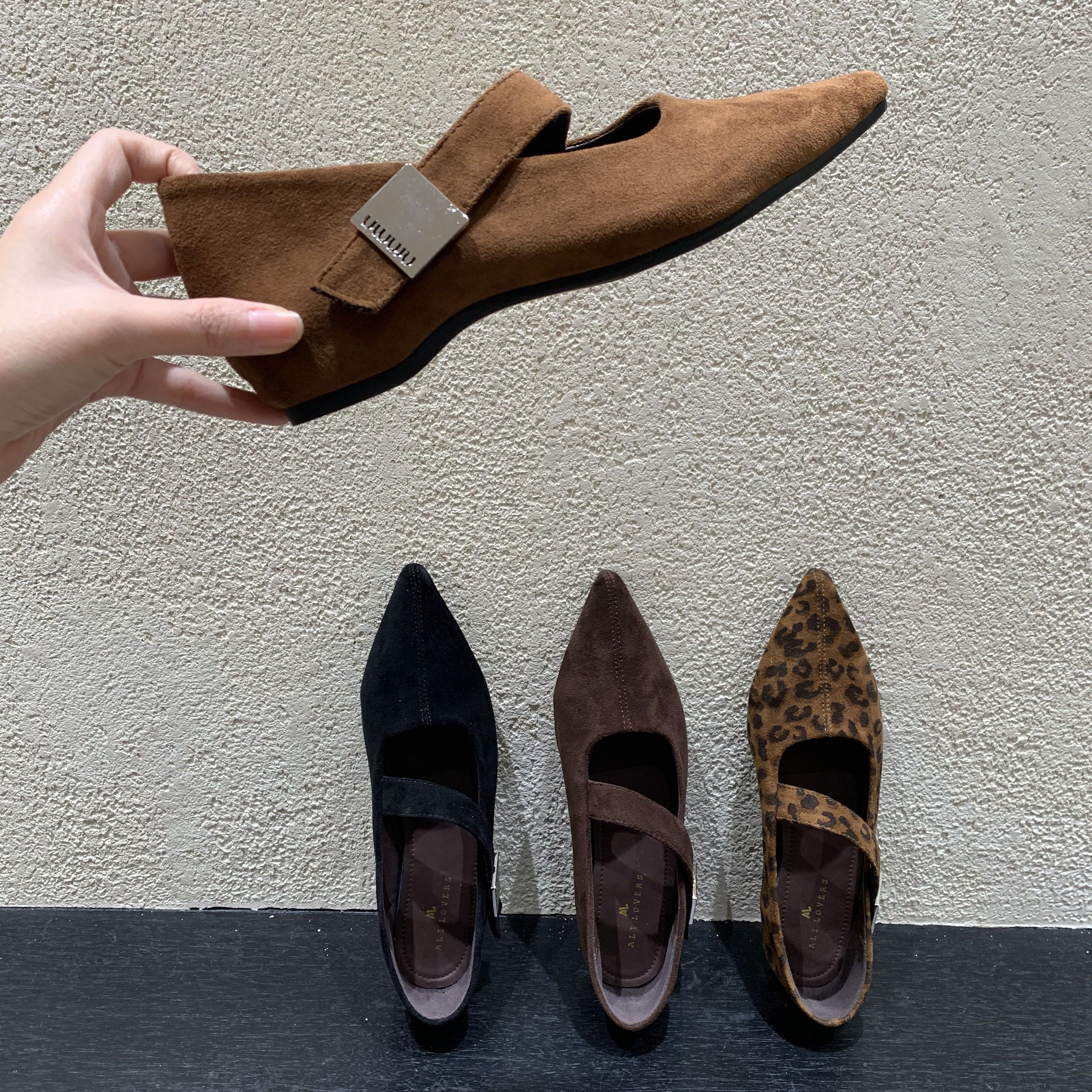 法式粗跟尖头玛丽珍鞋女2025秋季新款百搭魔术贴单鞋配裙子奶奶鞋主图