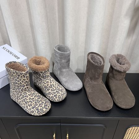 索尔欧货真皮女鞋2025冬季新款时尚平底羊皮毛一体保暖短靴雪地靴