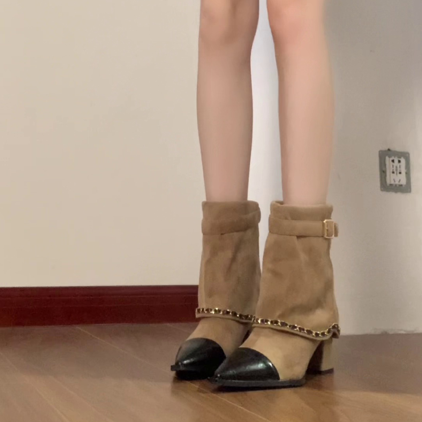 羊皮版~法式复古风女春秋小众粗跟尖头显瘦小香风链条设计裤管靴主图