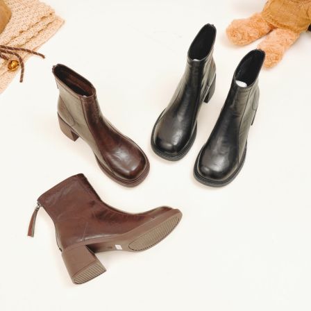 2025新款复古港风圆头冬季保暖增高短靴粗跟百搭时尚瘦瘦马丁靴