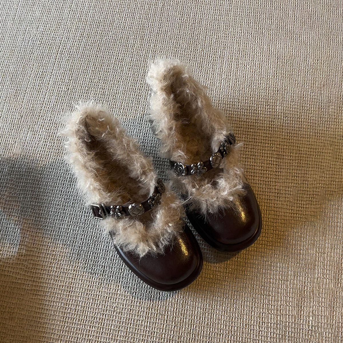 羊皮版~法式秋冬时尚金属扣一字带玛丽珍鞋女真皮复古保暖毛毛鞋主图