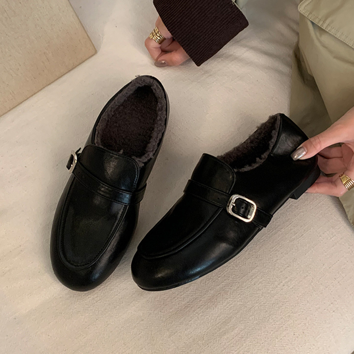 羊皮版~轻便简约软底圆头保暖乐福鞋女老钱风外穿深口时装小皮鞋主图