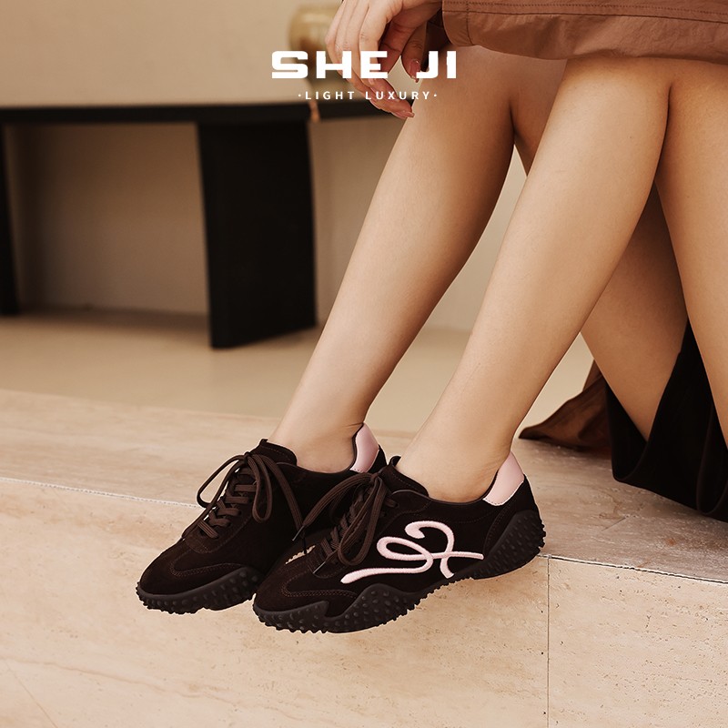 SHEJI奢季 高丝光牛猄皮手工电绣慢跑女德训鞋主图