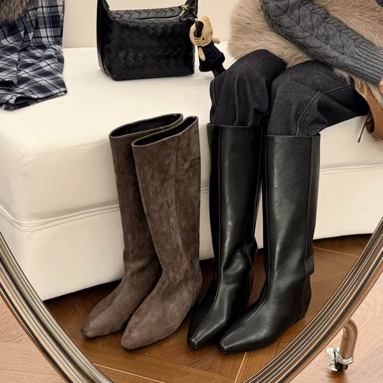 H55女鞋一眼万年2025新款轻法式尖头低跟大筒围抓绒冬季瘦瘦靴主图