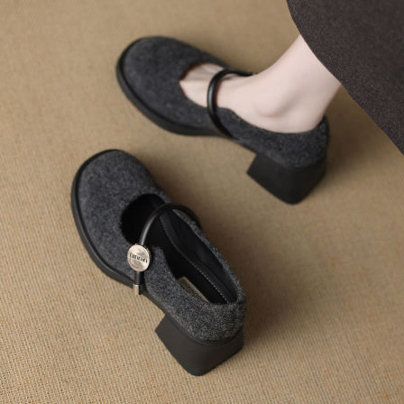 羊皮版轻奢毛绒灰色玛丽珍鞋女2025款秋冬温柔风晚晚粗跟高跟单鞋