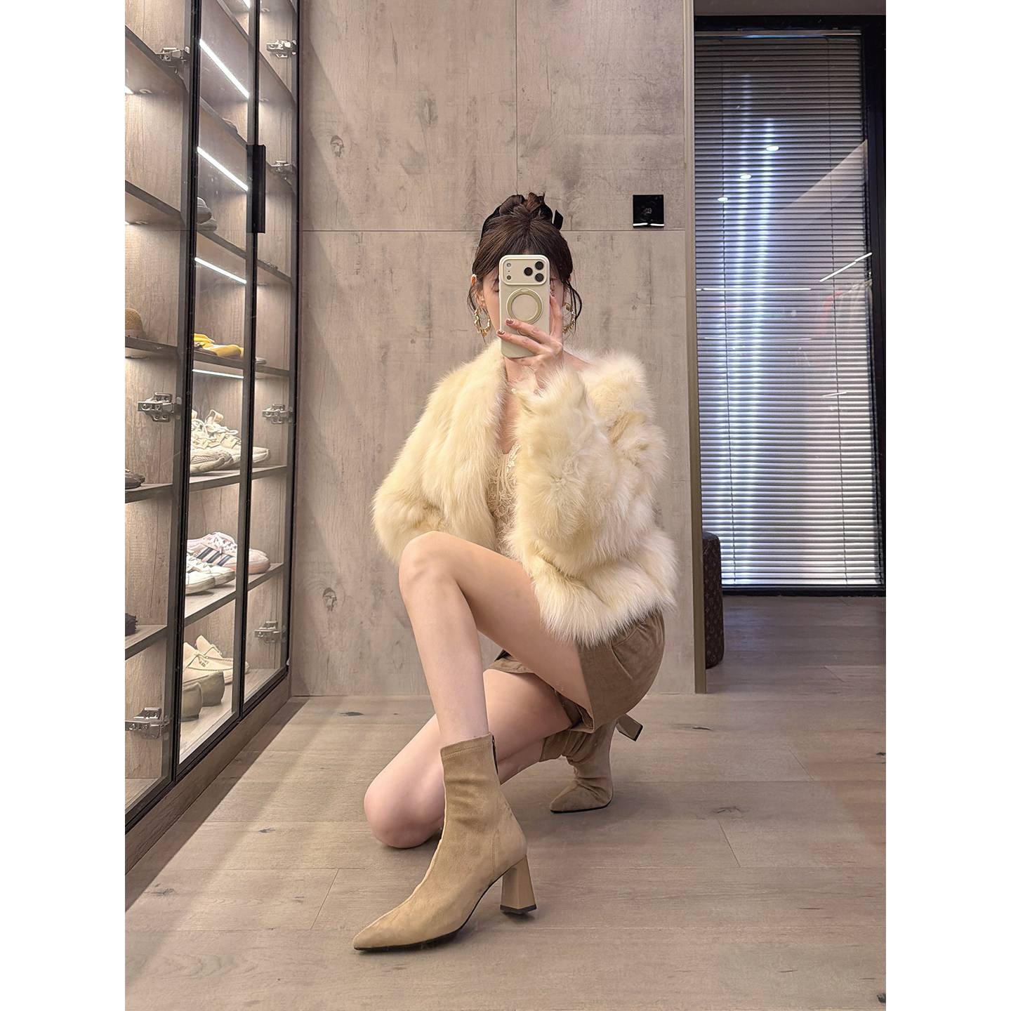 混凝草显瘦高跟鞋女秋冬尖头瘦瘦靴后拉链粗跟短靴子卡其色马丁靴主图