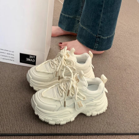 显脚小厚底老爹鞋女2025冬季新款轻便内增高爆款白色休闲运动鞋女