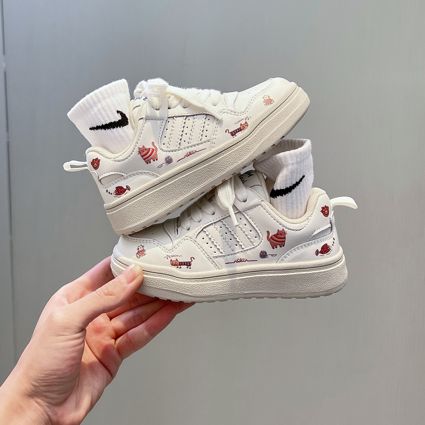 真皮儿童小白鞋2025新款加绒卡通男童板鞋亲子百搭女童运动鞋韩版主图