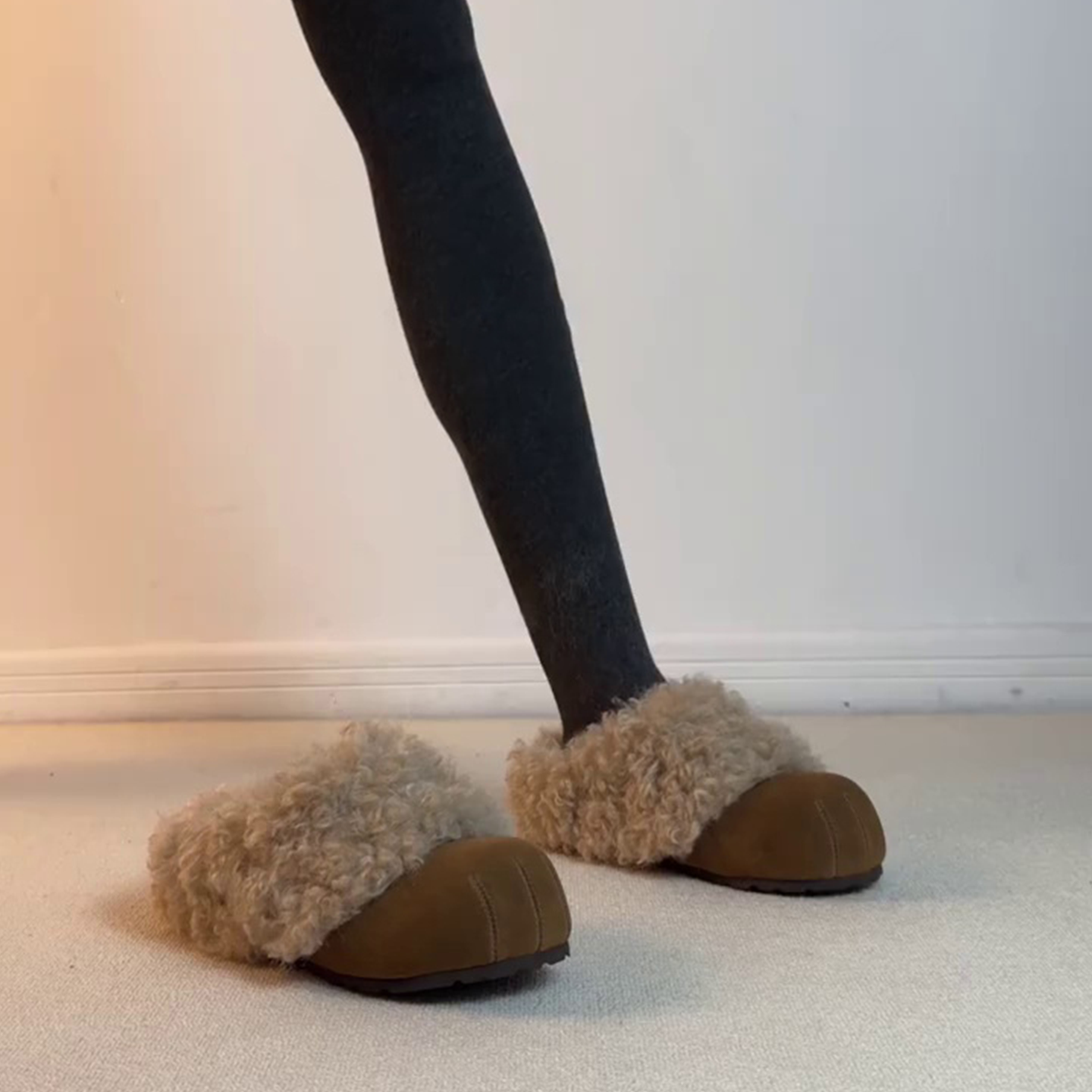 羊皮版~保暖冬季新款百搭外穿一脚蹬内增高舒适软底包头毛毛拖鞋主图