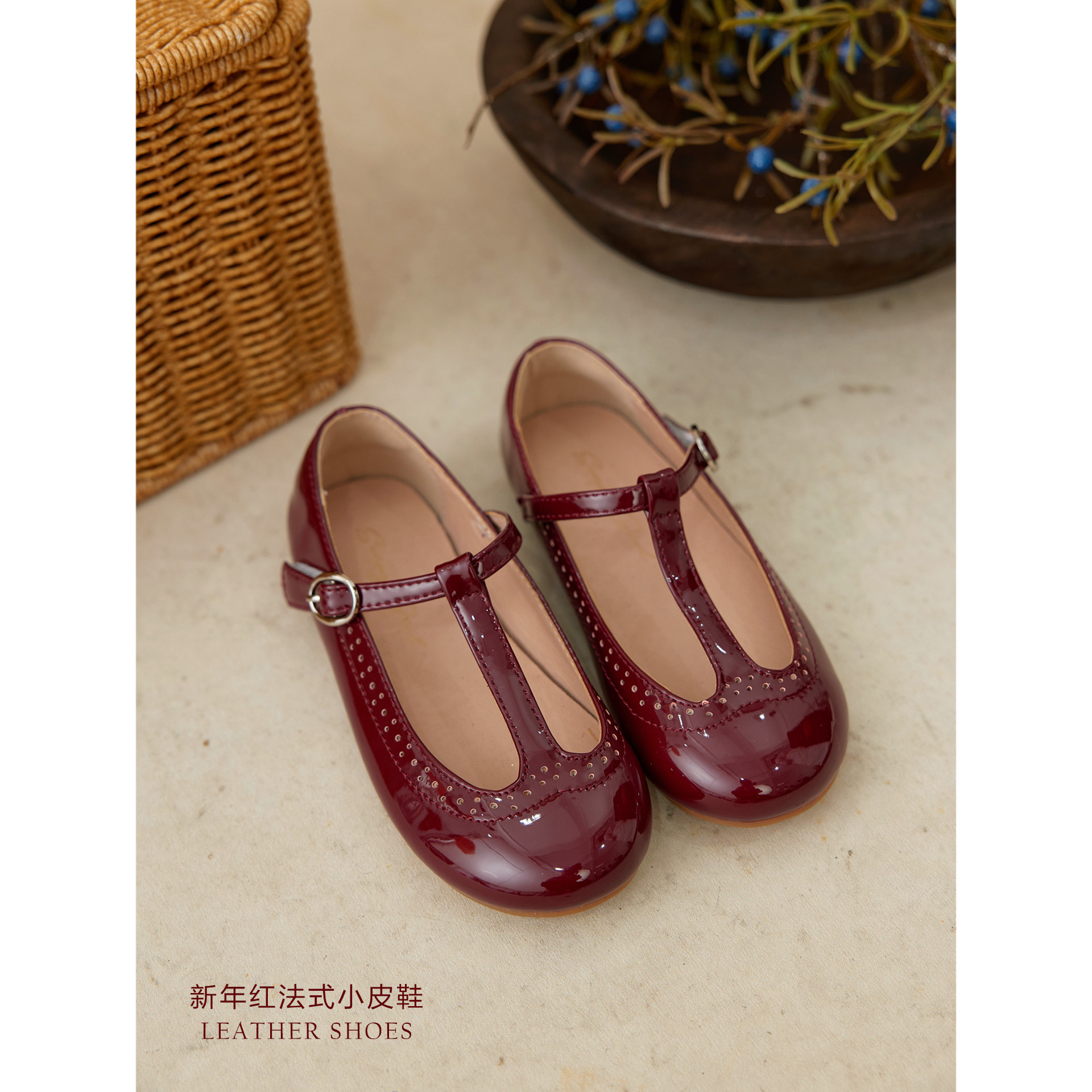 SonnyKids 女童新年款高级感T字鞋气质纯色百搭玛丽珍红色小皮鞋主图