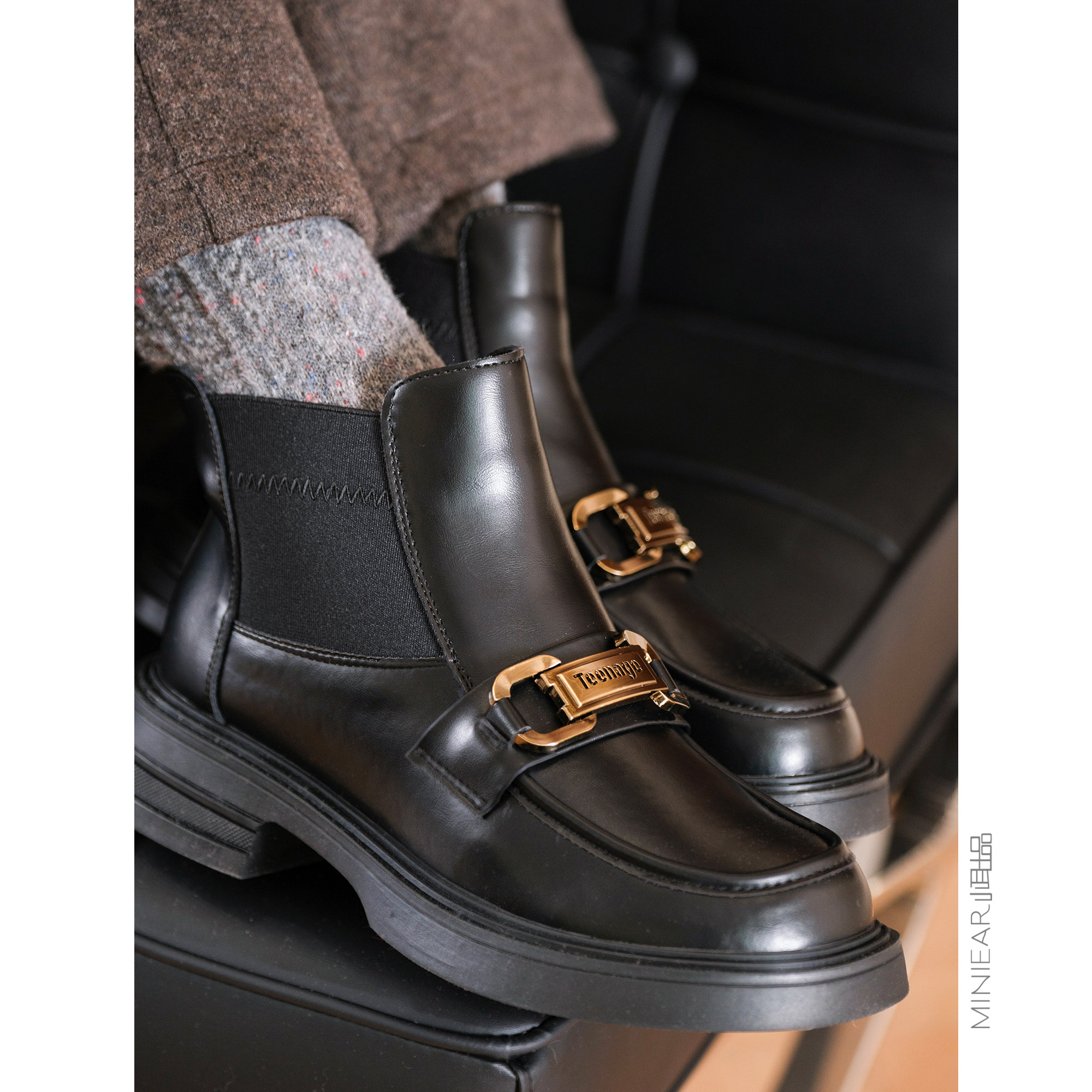 小耳出品 牛皮金属扣短靴 内里加绒防滑橡胶底切尔西靴女主图