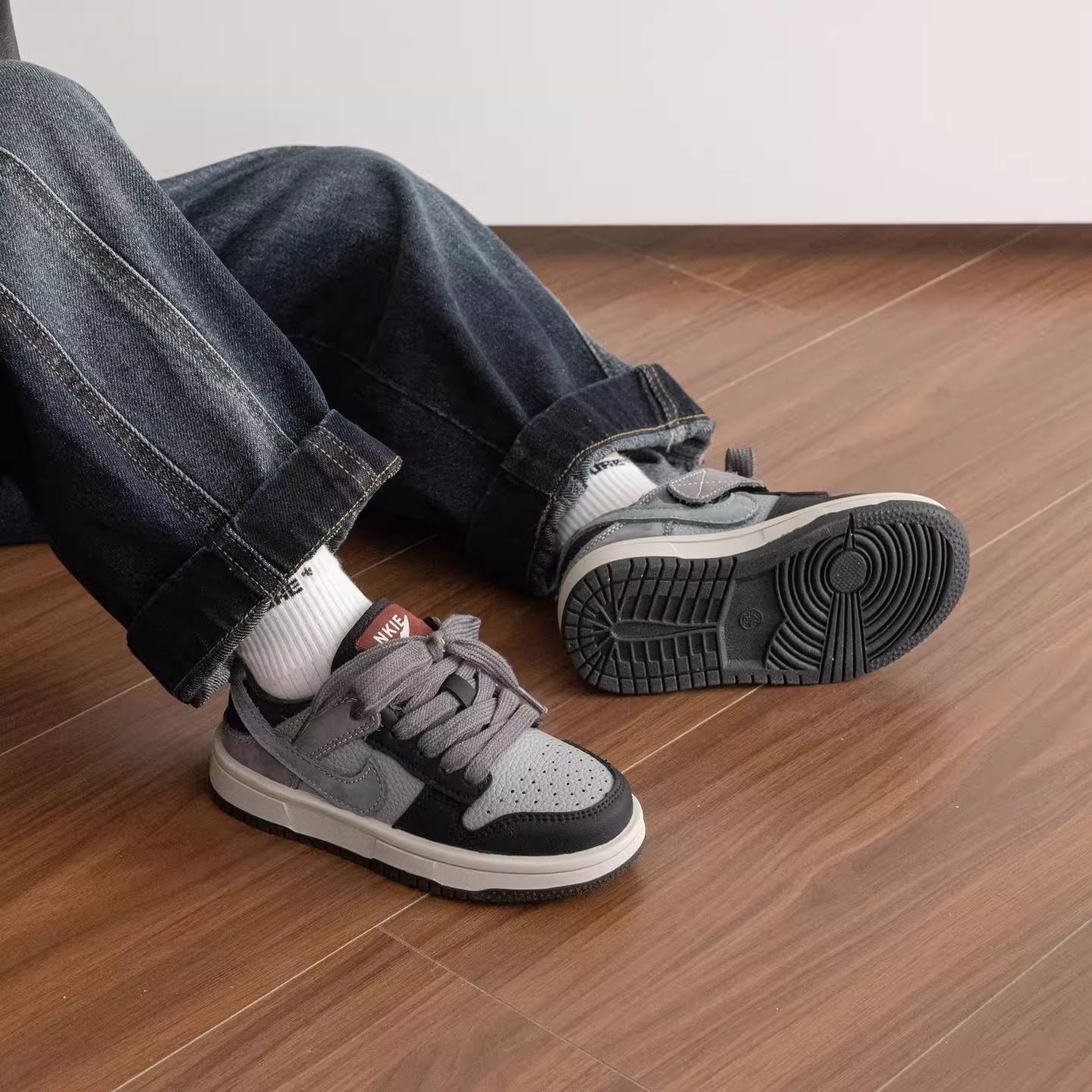 2025秋冬新款儿童加绒板鞋男童保暖运动鞋女童二棉鞋影子灰高筒潮主图