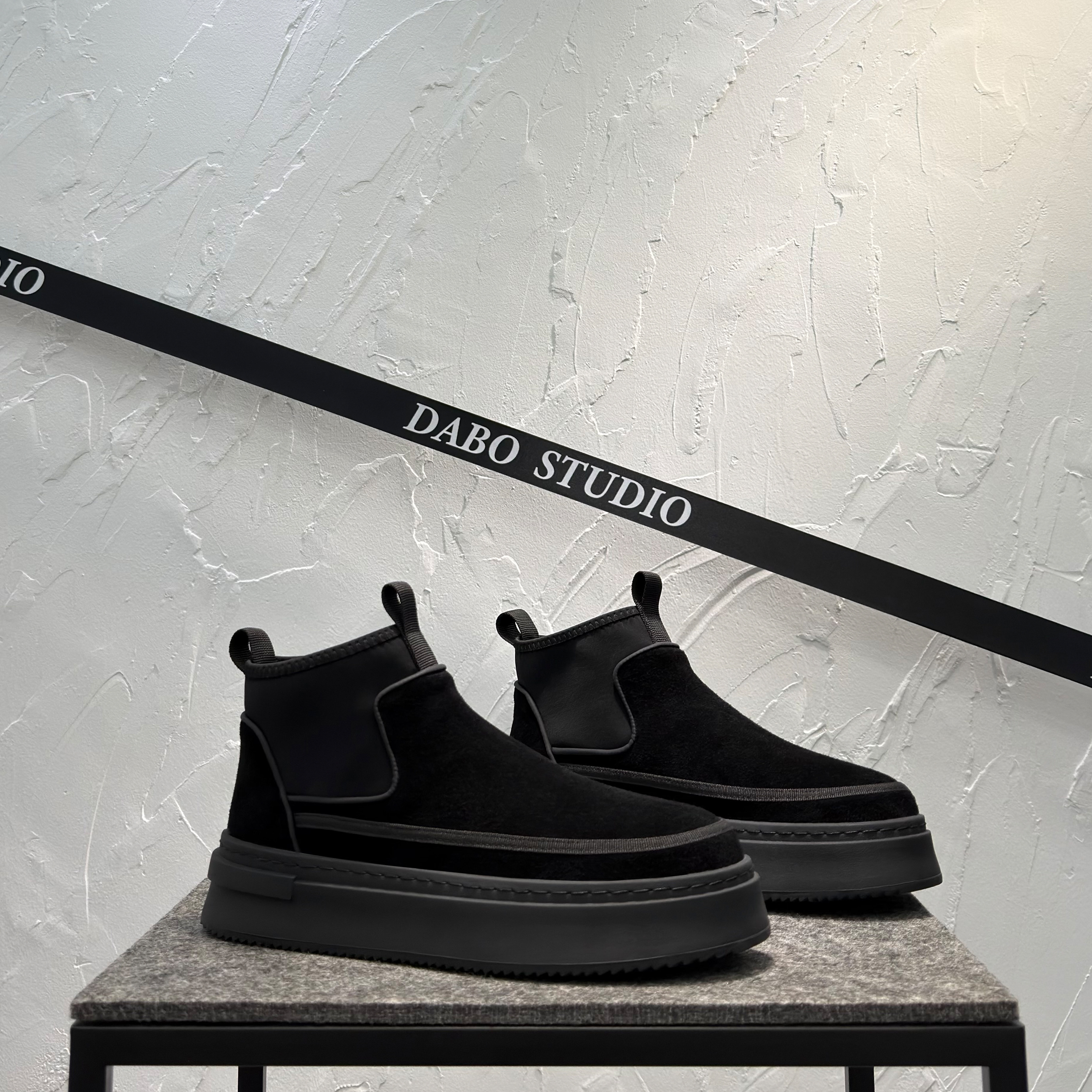 男士切尔西靴2025冬季新款真皮马丁靴潮厚底高帮鞋一脚蹬加绒棉靴主图