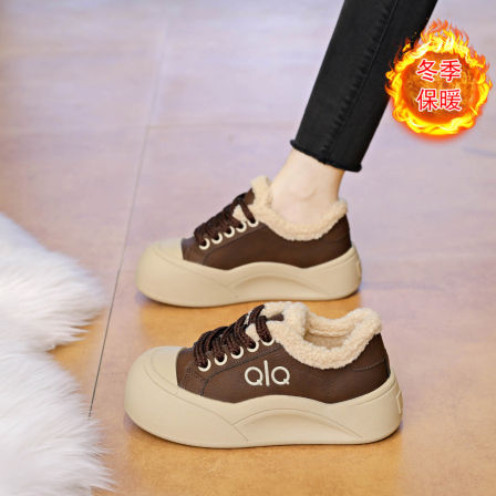 美拉德运动棉鞋女款2025新款冬季羊羔毛毛德训板鞋加绒保暖雪地靴