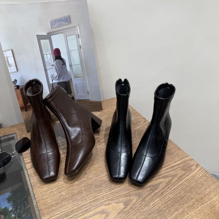 棕色高跟弹力瘦瘦靴女2025冬新款加绒极简高质感小方头粗跟短靴