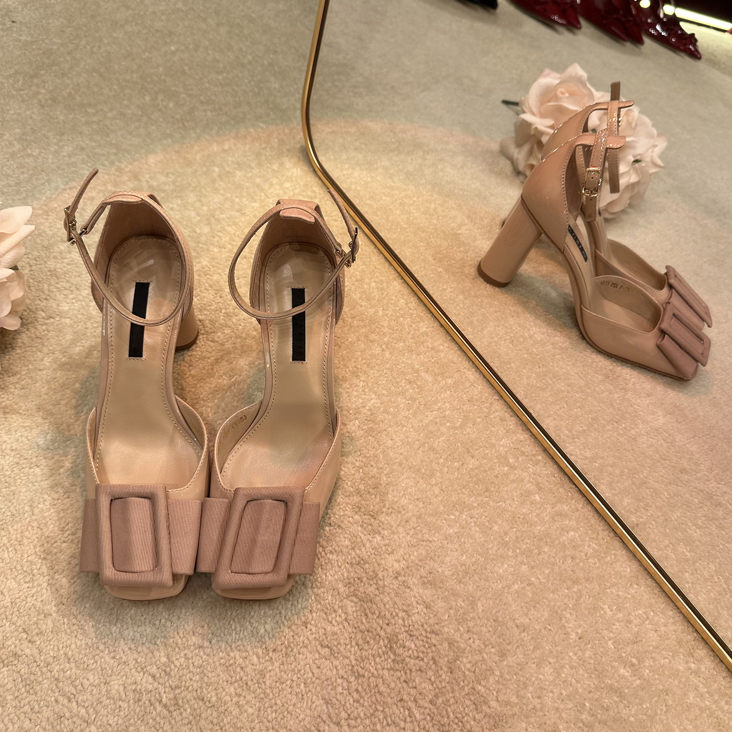 羊皮版~法式气质方扣高跟鞋一字扣带包头凉鞋粗跟性感中空单鞋女主图
