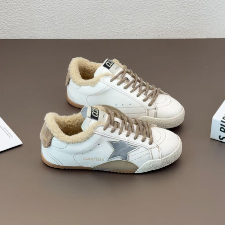 羊皮毛一体星星阿甘德训鞋女2025冬季新款加绒保暖棉鞋毛毛小白鞋