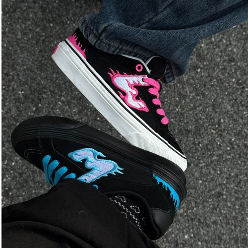 顽刻ollieskate黑粉火焰配色冬季校园风W系列低帮男女国潮滑板鞋主图