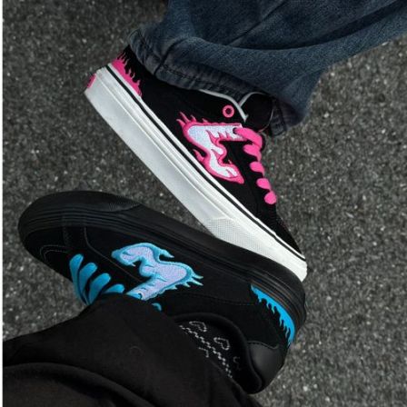 顽刻ollieskate黑粉火焰配色冬季校园风W系列低帮男女国潮滑板鞋