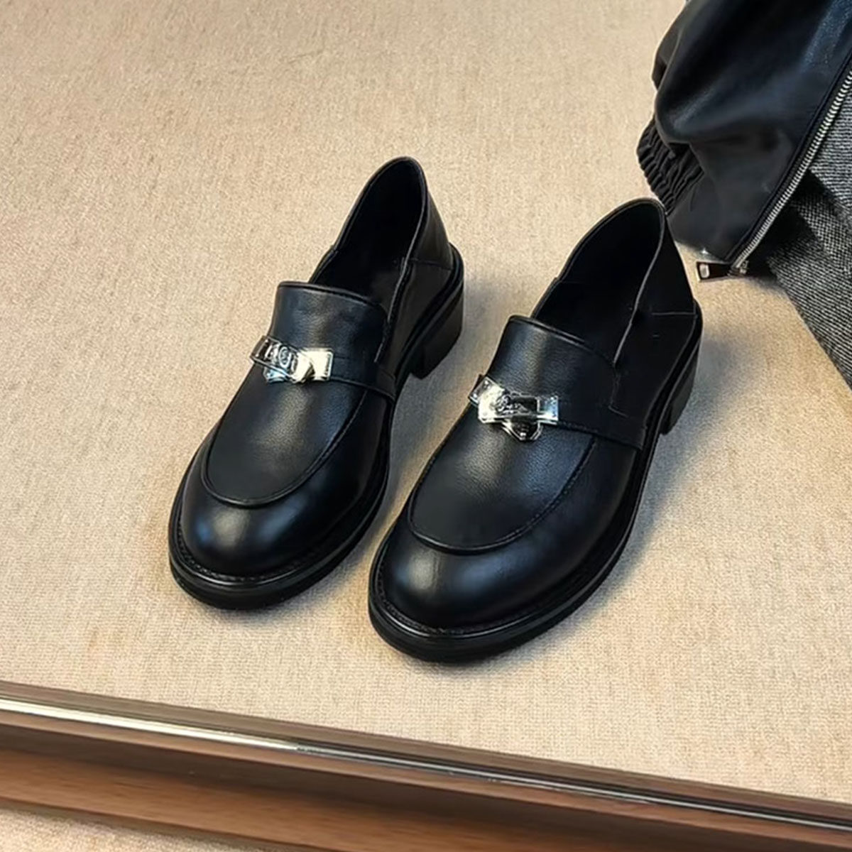 羊皮版~英伦风真皮复古圆头粗跟小皮鞋女一脚蹬通勤舒适百搭单鞋主图