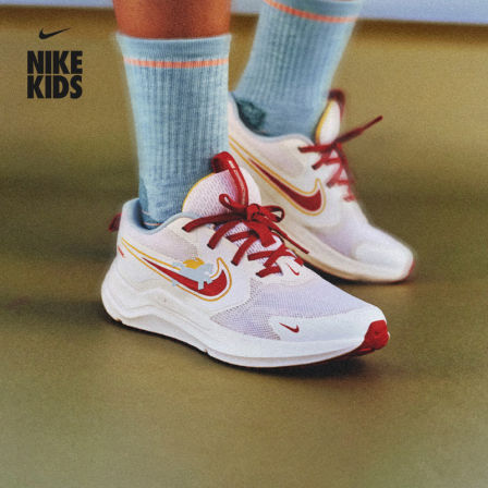 耐克马年限定脱缰系列新年大童跑步鞋NIKE COSMIC RUNNER IQ1140