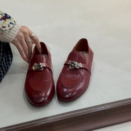 羊皮版~复古红色真皮乐福鞋女一脚蹬软皮舒适平时金属扣平底单鞋