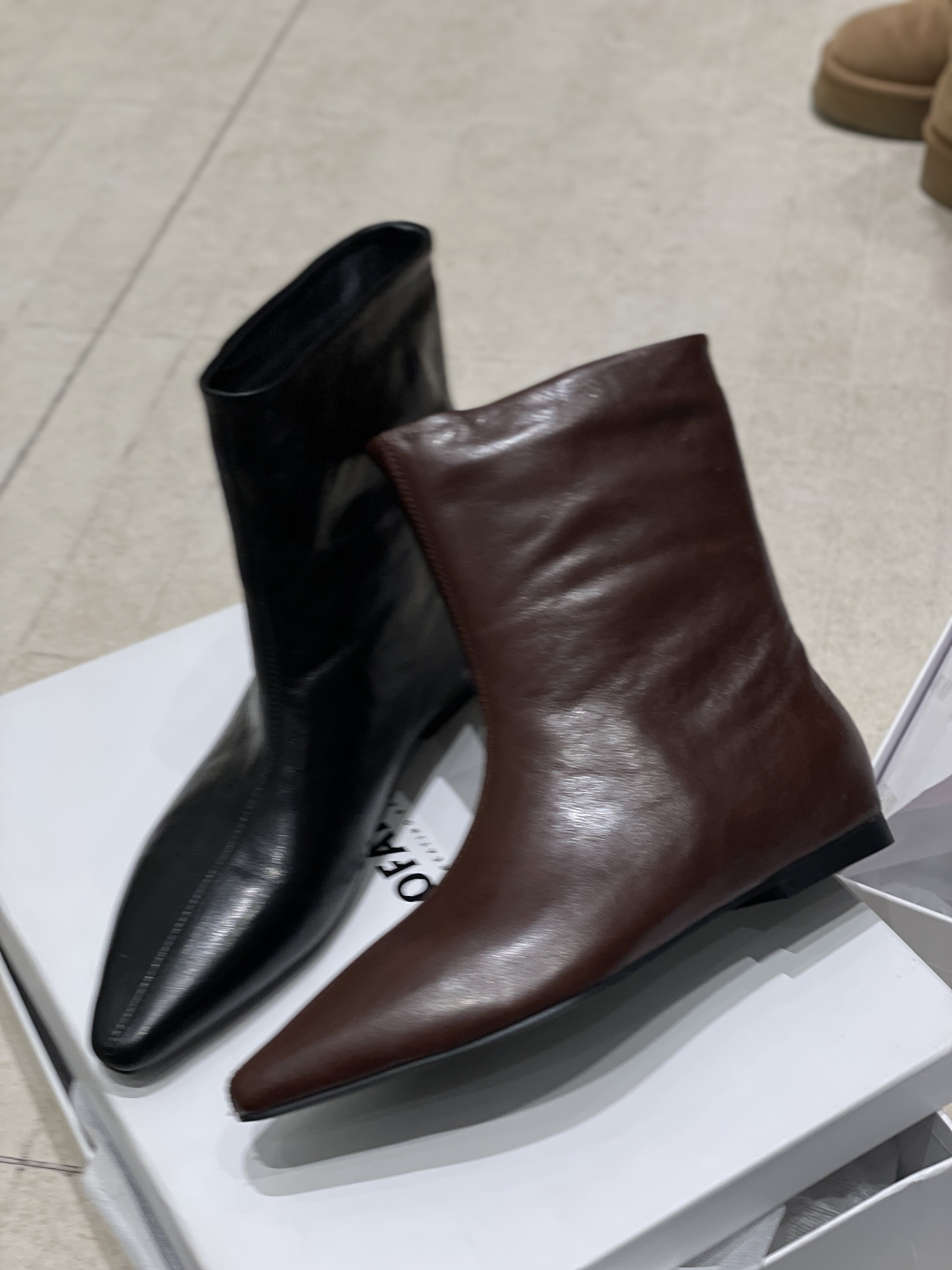 MFX 油腊牛皮女鞋2025冬季尖头套筒时尚百搭休闲短筒骑行靴9-301主图