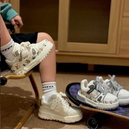 2026早春儿童鞋子休闲鞋男童中大童撞色运动鞋板鞋601279O2