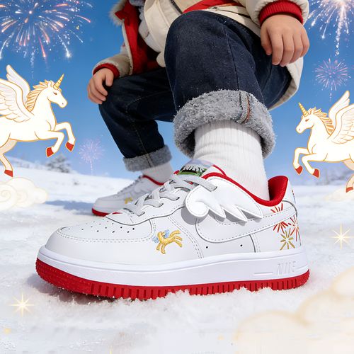 NIKE/耐克马年限定脱缰系列刺绣飞马空军运动板鞋软面防滑耐磨主图