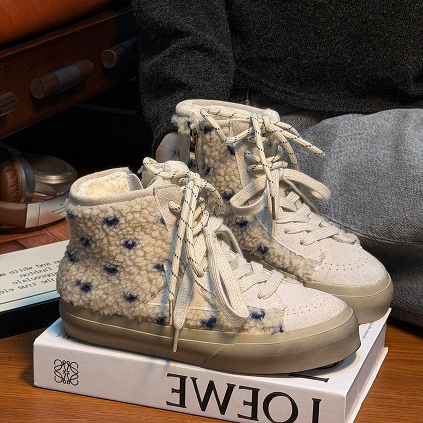 香港复古真皮做旧小脏鞋女2025秋冬新款加绒系带平底星星休闲板鞋主图