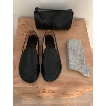 About nice 韩国代购 东大门羊选 时髦单鞋row同款平替推荐