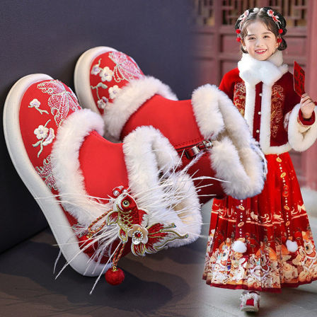 女童雪地靴冬季2026新款儿童国风汉服鞋配马面裙女孩红色绣花棉鞋