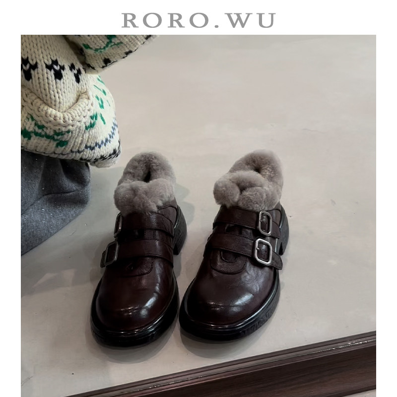 娆娆吴英伦风毛毛鞋双皮带秋冬新款加绒小皮鞋粗跟单鞋女棉鞋E40主图