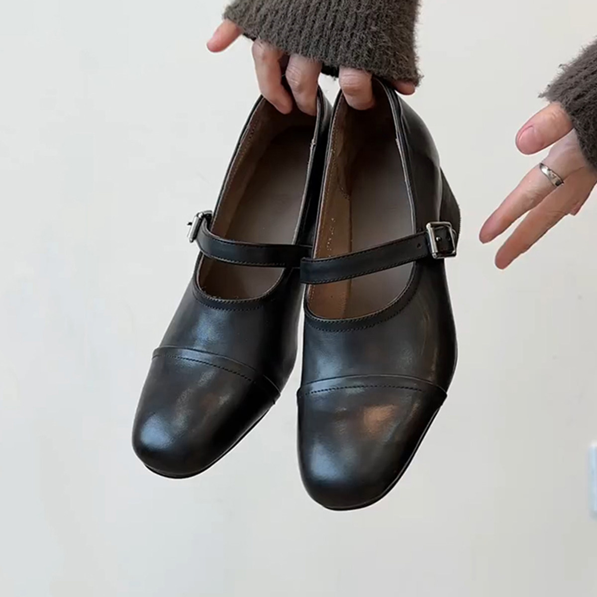 羊皮版~温柔气质通勤舒适一字扣玛丽珍鞋女小众文艺复古软底单鞋主图