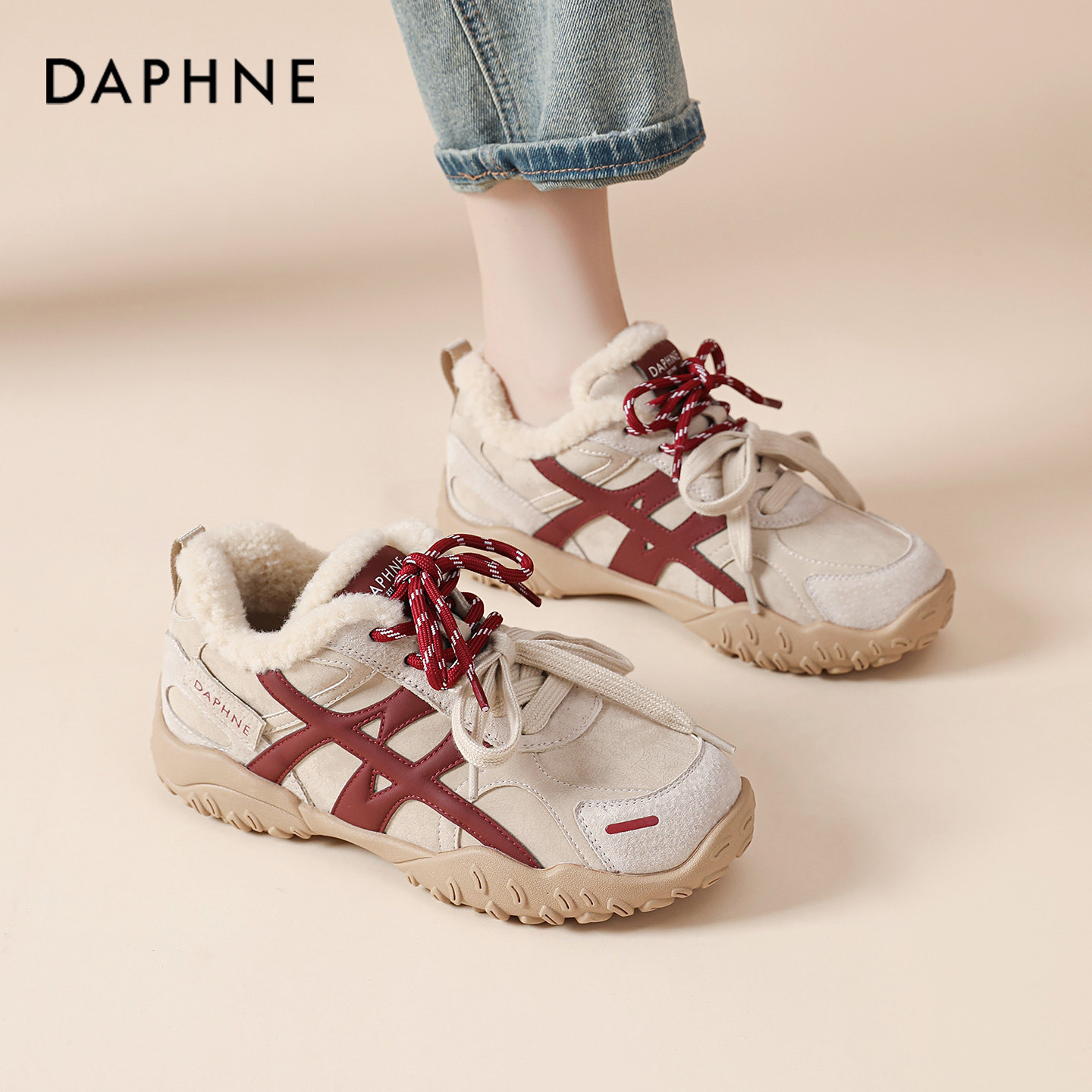 达芙妮冬季加绒运动休闲鞋女款2025爆款超火巨好看百搭厚底德训鞋主图