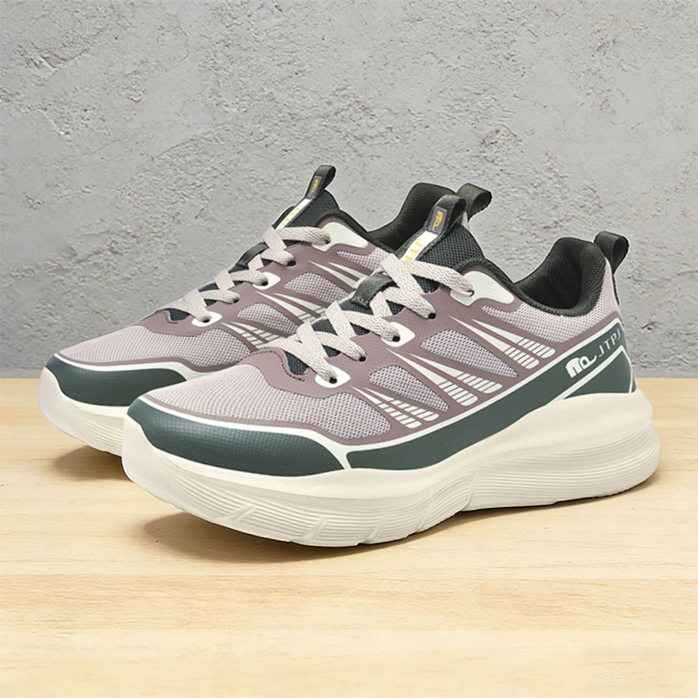 户外休闲鞋青少年透气不闷脚登山运动鞋轻便减震男软底踩屎感跑鞋主图