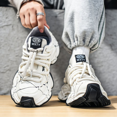 欧洲站男鞋显脚小老爹鞋增高厚底小众设计男生潮流运动皮面小白鞋