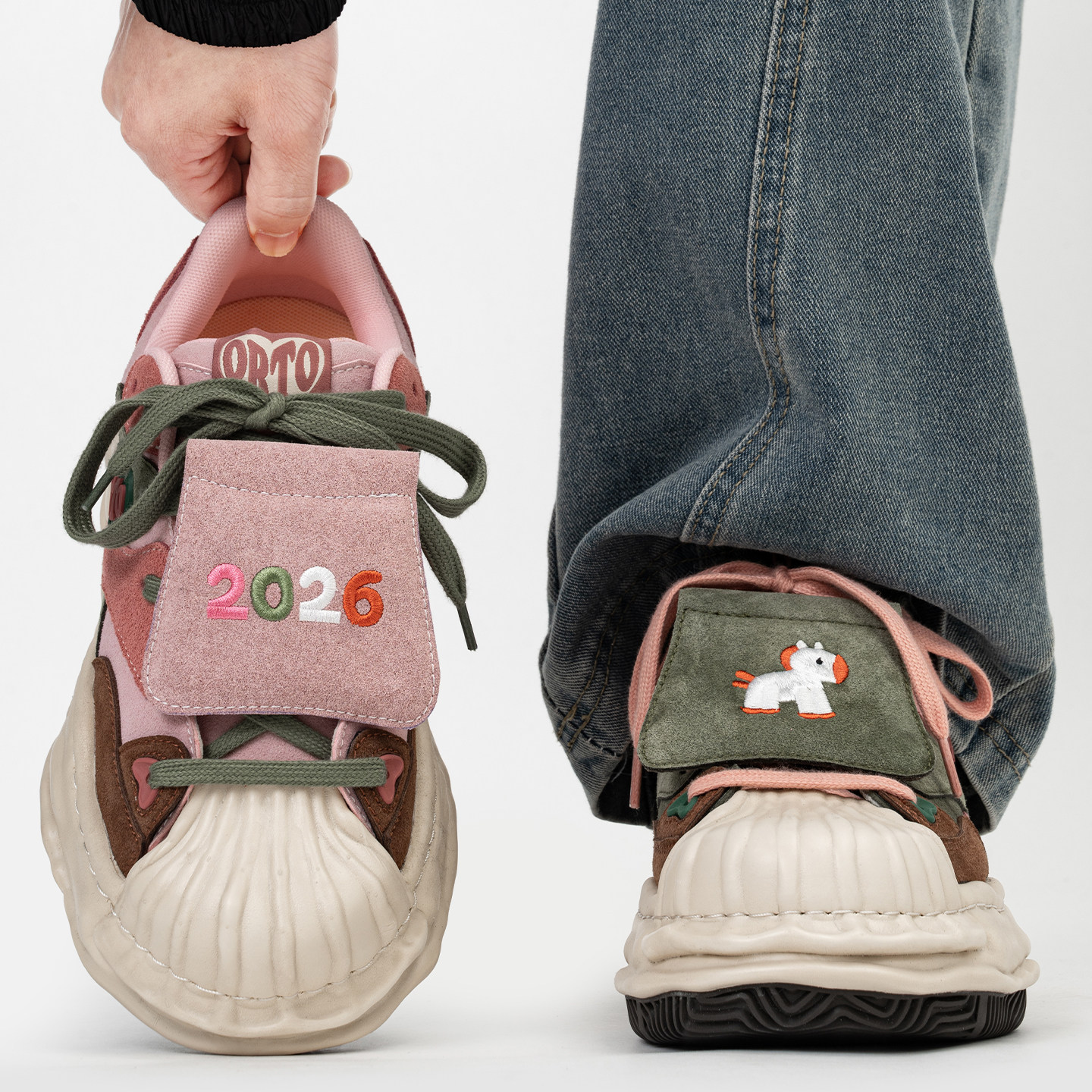 马年限定贝壳头板鞋男女7cm隐形增高溶解鞋情侣厚底大头面包鞋潮主图